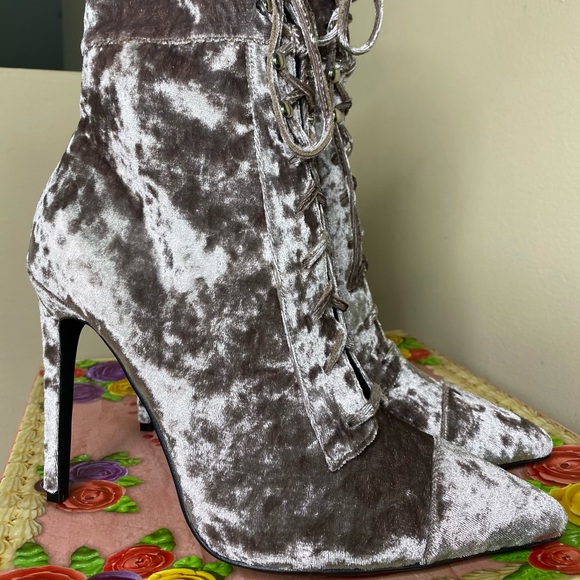 Jeffrey Campbell Elphaba Taupe Crushed Velvet Boot - Picture 8 of 10